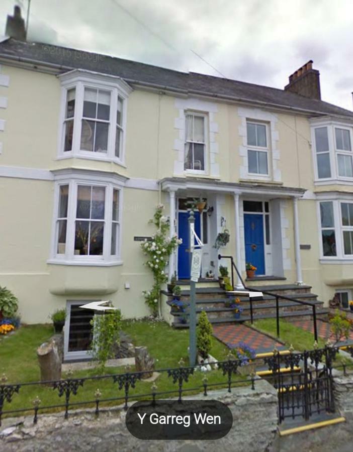 Y Garreg Wen Bed & Breakfast Llanybydder Exterior photo
